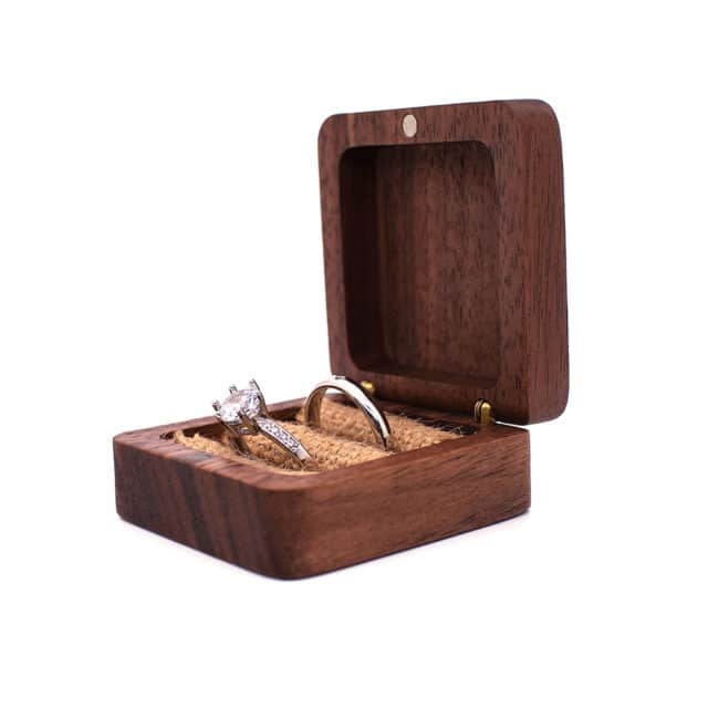Dřevěná krabička na prstýnky – Khachig